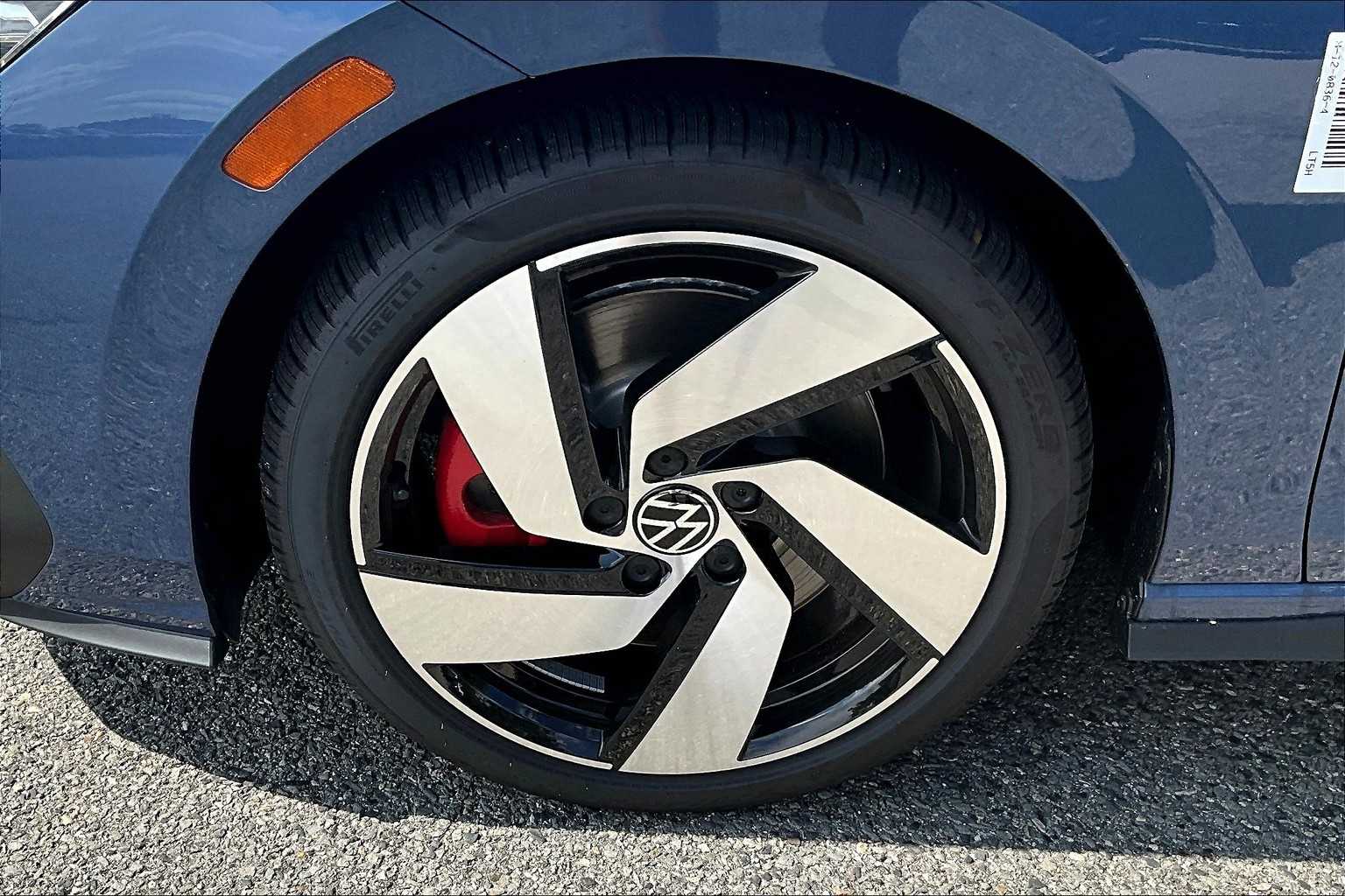 2025 Volkswagen Golf GTI S - Photo 8