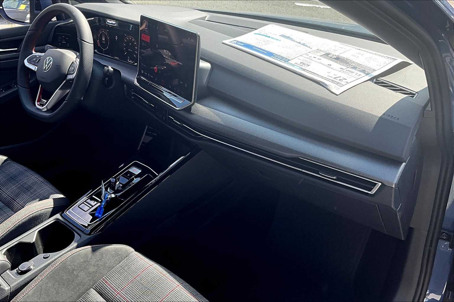 2025 Volkswagen Golf GTI S - Photo 10