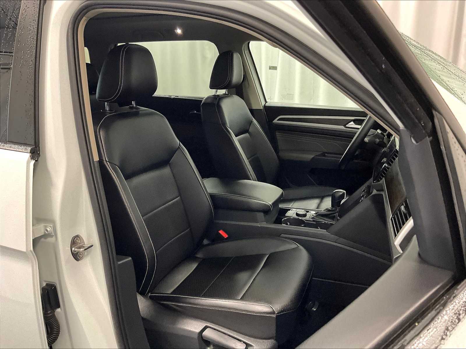 2022 Volkswagen Atlas 3.6L V6 SE w/Technology - Photo 11