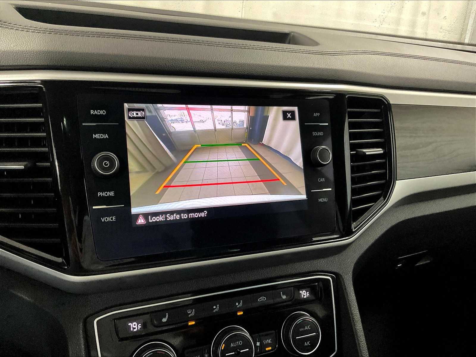 2022 Volkswagen Atlas 3.6L V6 SE w/Technology - Photo 20