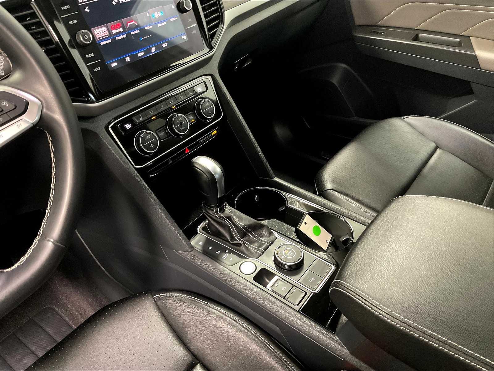 2022 Volkswagen Atlas 3.6L V6 SE w/Technology - Photo 21