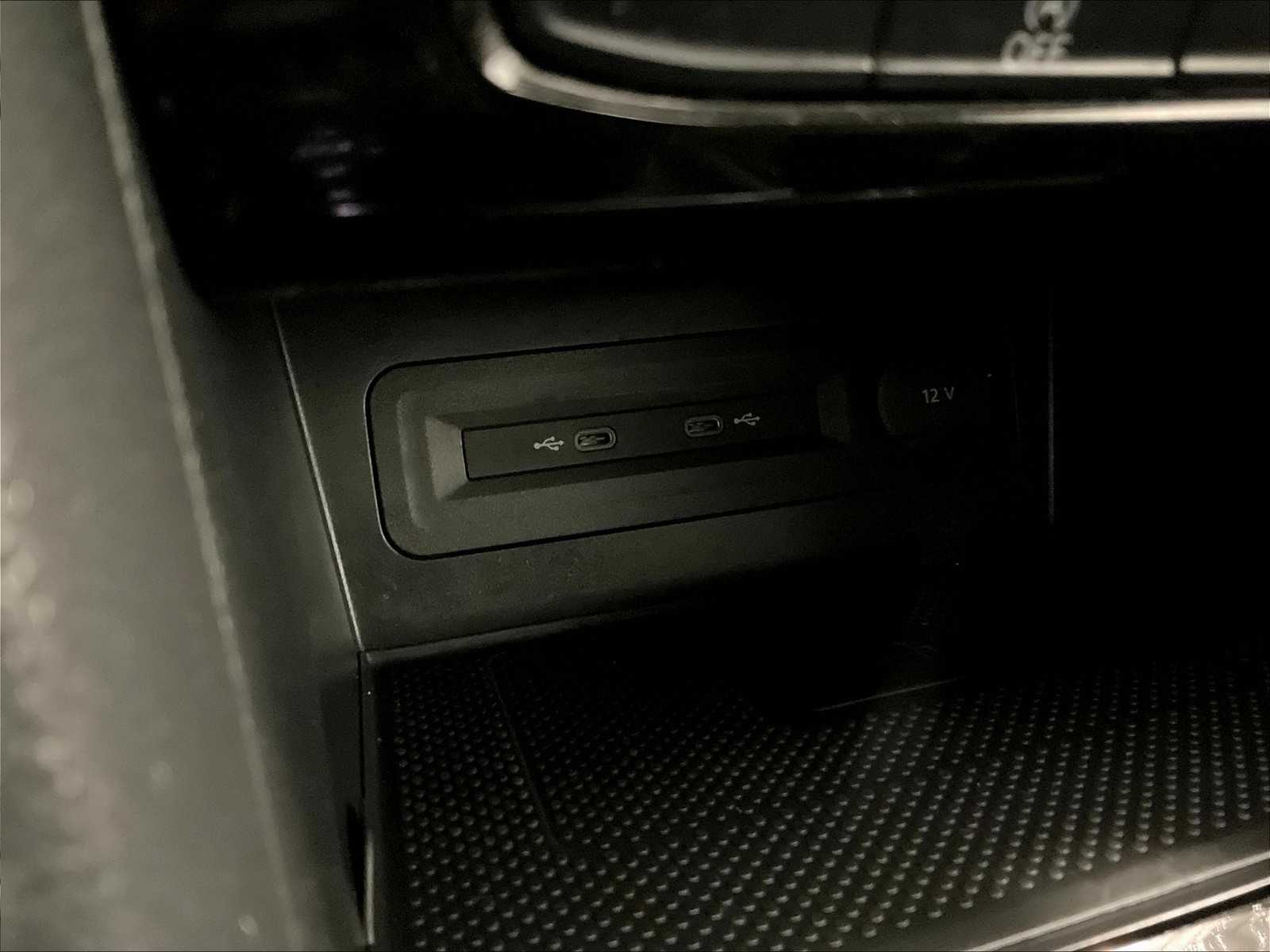 2022 Volkswagen Atlas 3.6L V6 SE w/Technology - Photo 28