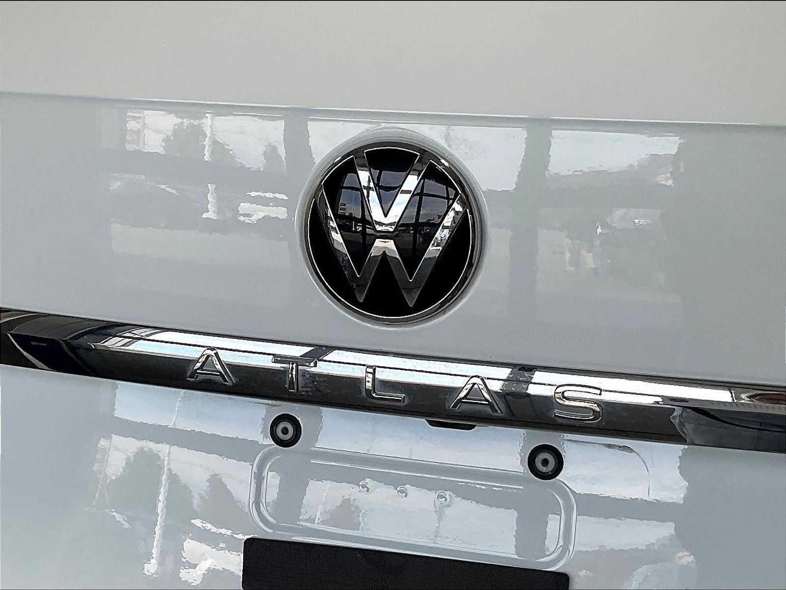 2022 Volkswagen Atlas 3.6L V6 SE w/Technology - Photo 30