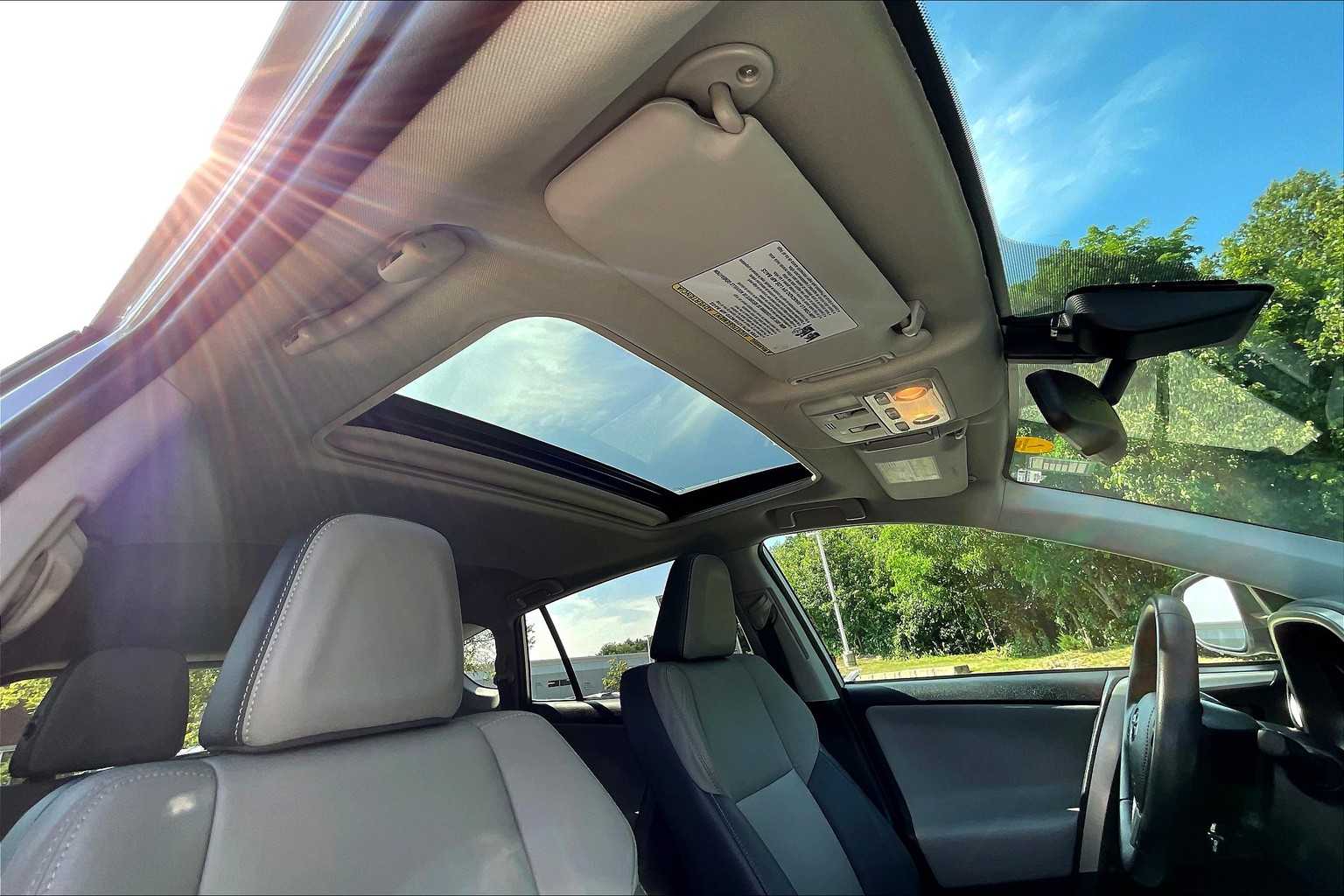 2015 Toyota RAV4 Limited - Photo 22