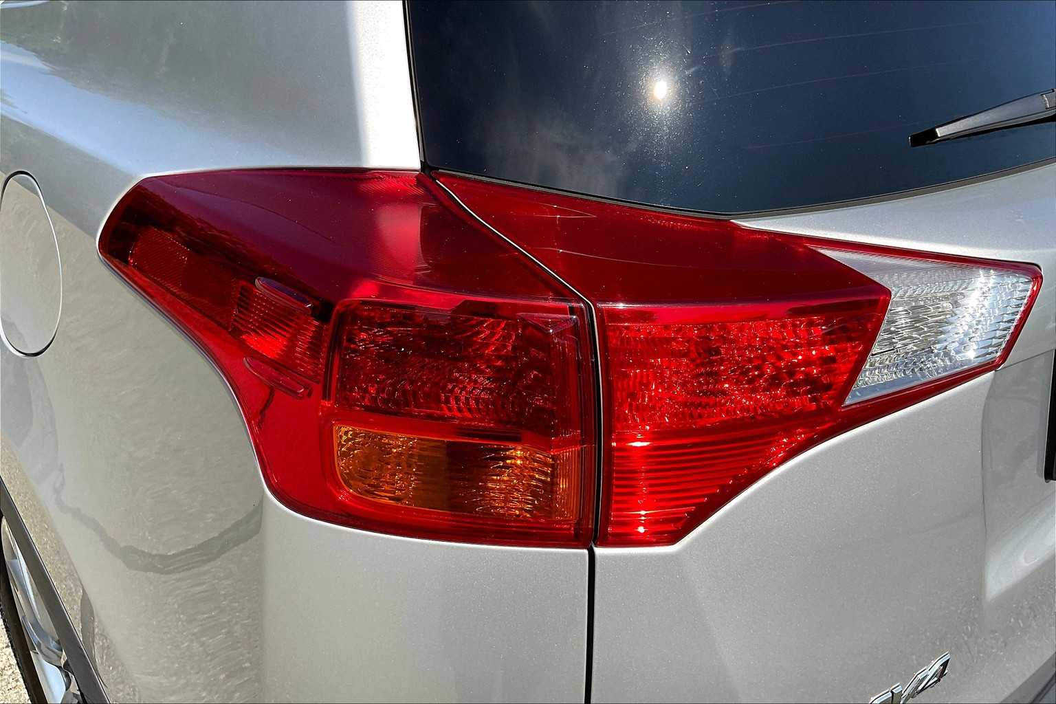 2015 Toyota RAV4 Limited - Photo 31