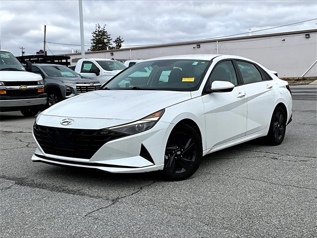 2021 Hyundai Elantra SEL - Photo 2