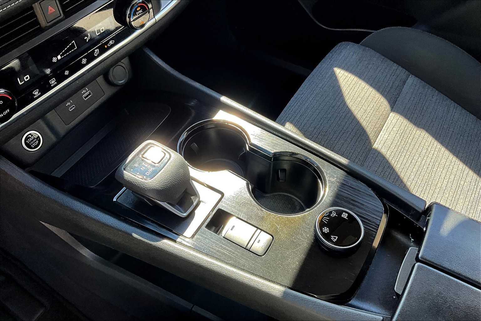 2023 Nissan Rogue SV - Photo 20