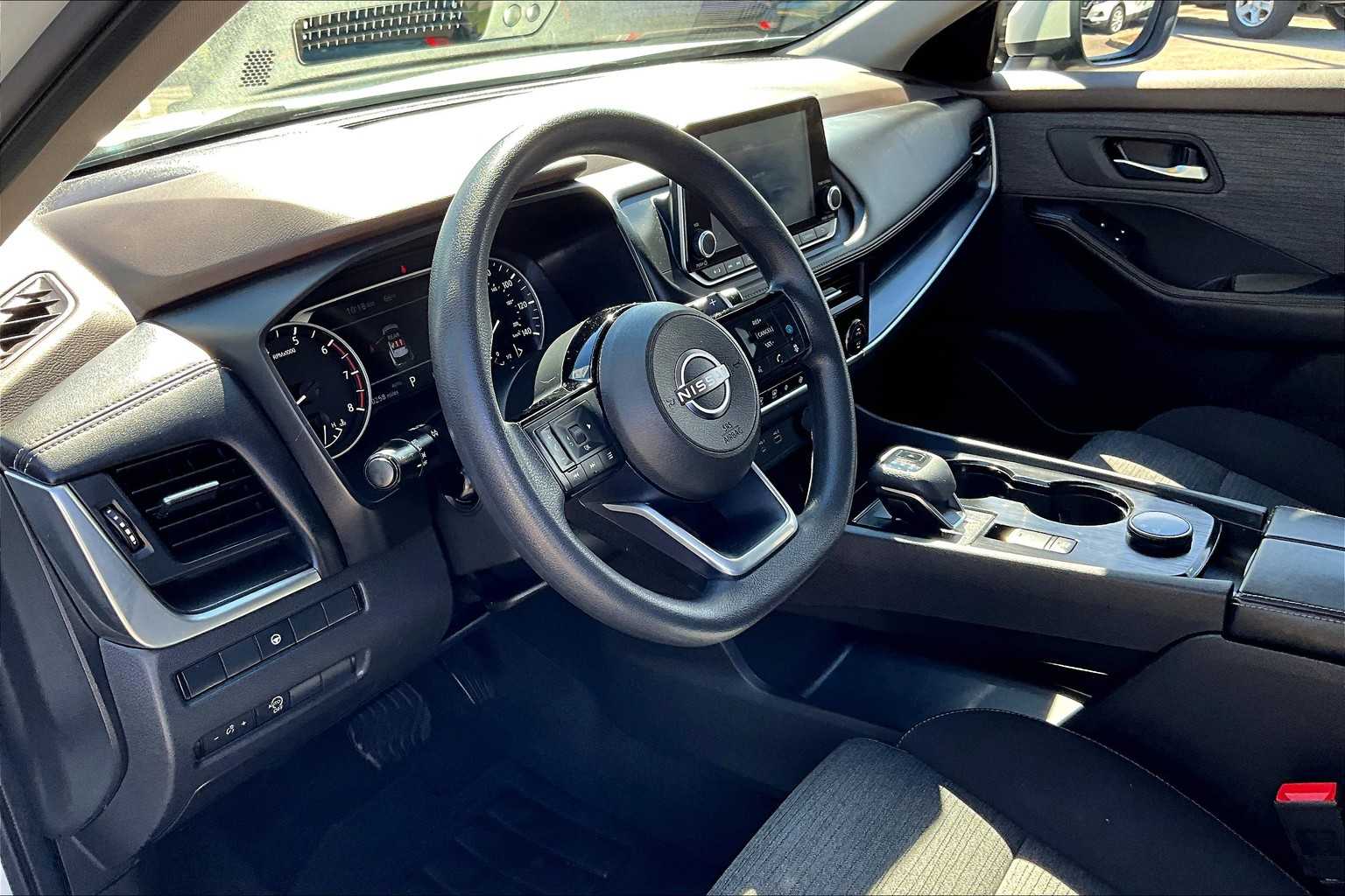2023 Nissan Rogue SV - Photo 8
