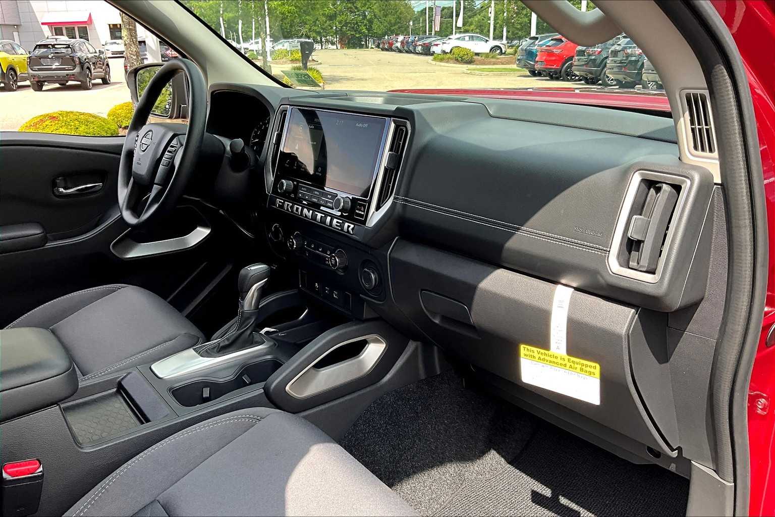 2025 Nissan Frontier SV - Photo 14