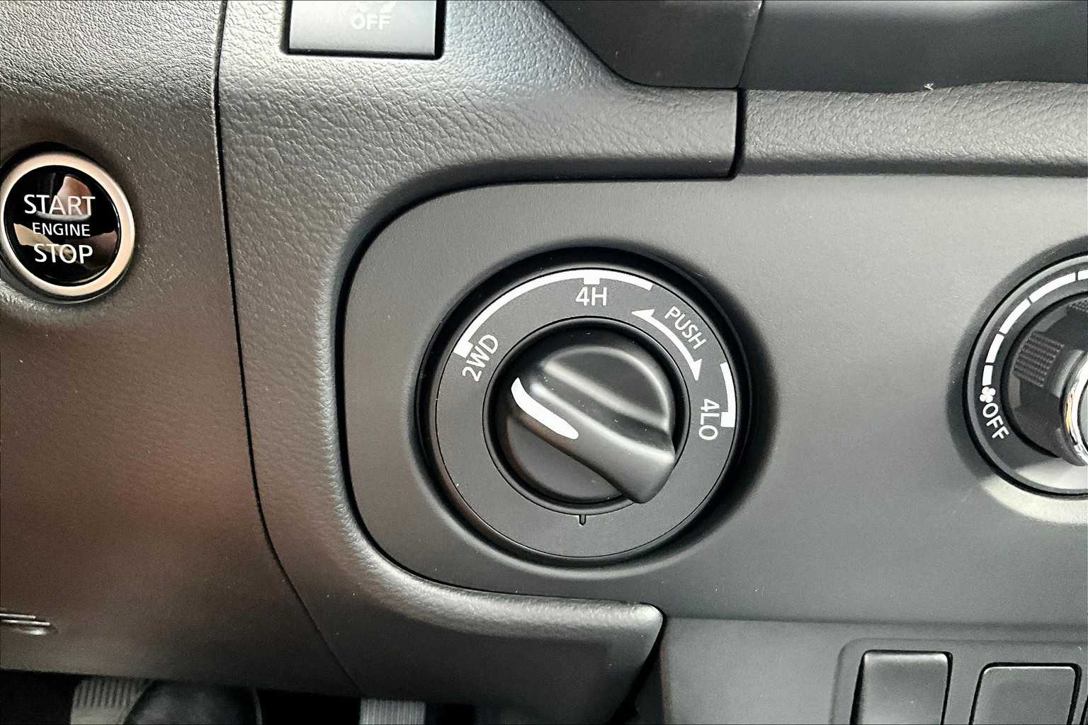 2025 Nissan Frontier SV - Photo 26