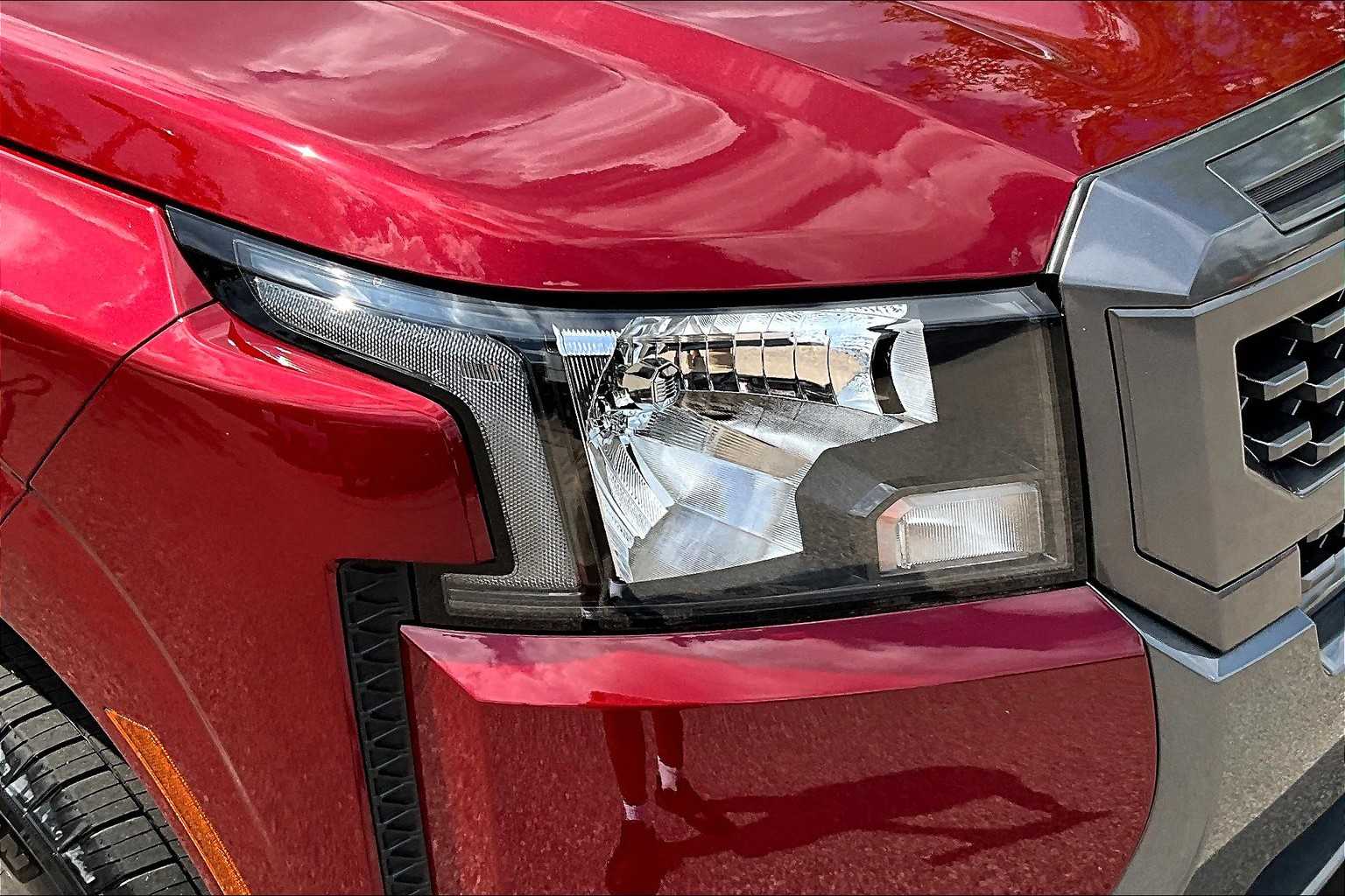 2025 Nissan Frontier SV - Photo 32