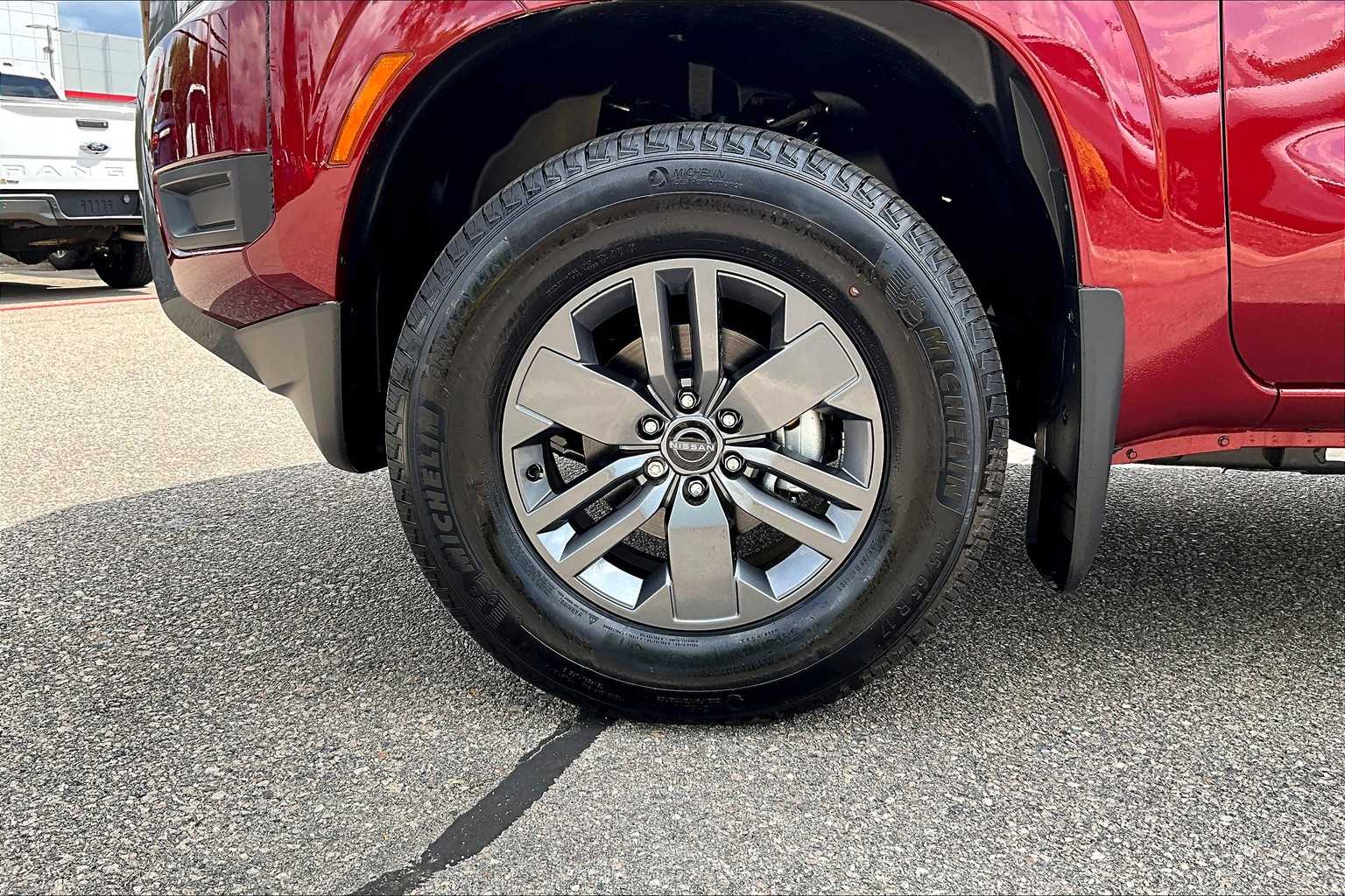 2025 Nissan Frontier SV - Photo 7