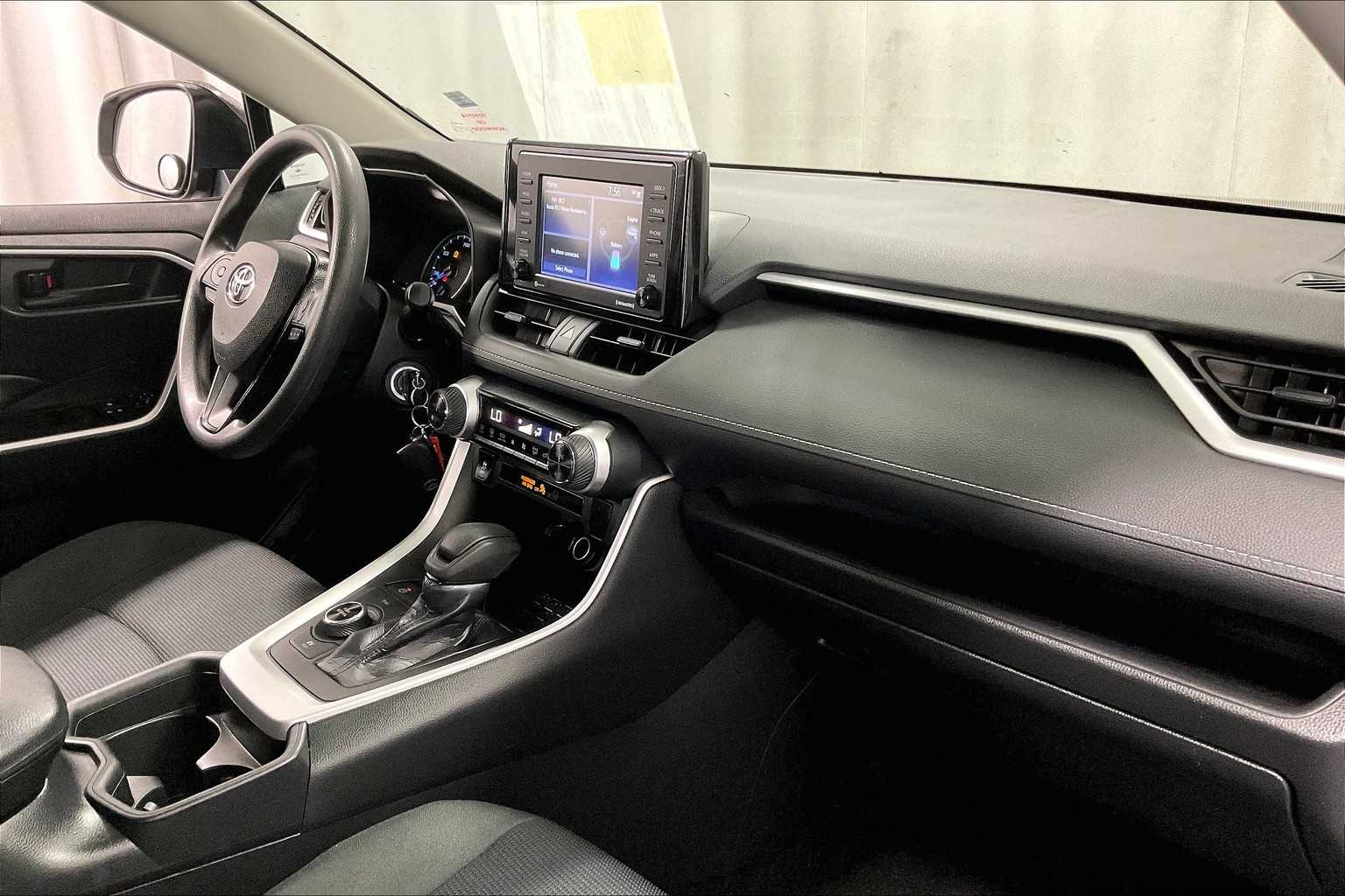 2021 Toyota RAV4 Hybrid LE - Photo 14