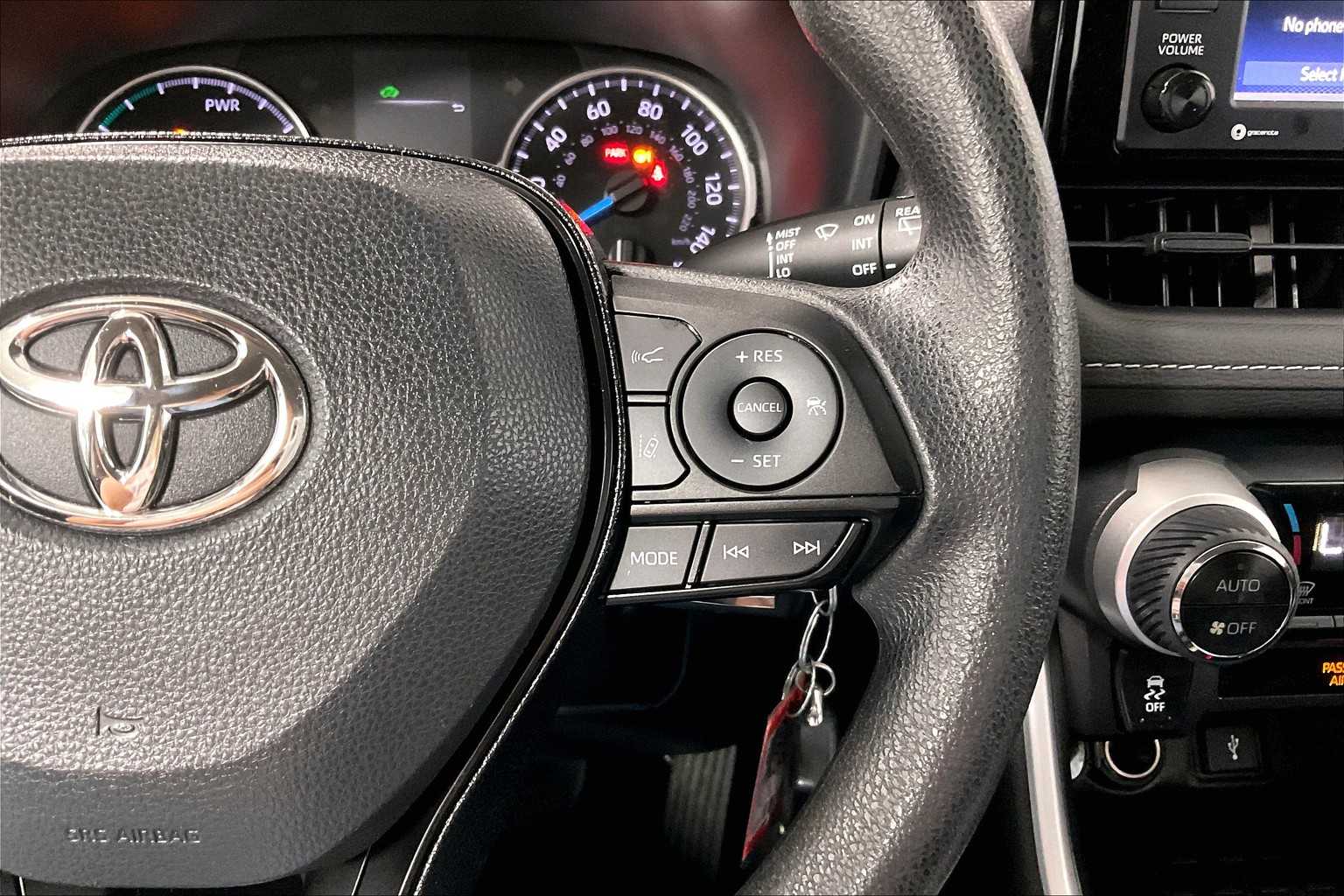 2021 Toyota RAV4 Hybrid LE - Photo 23