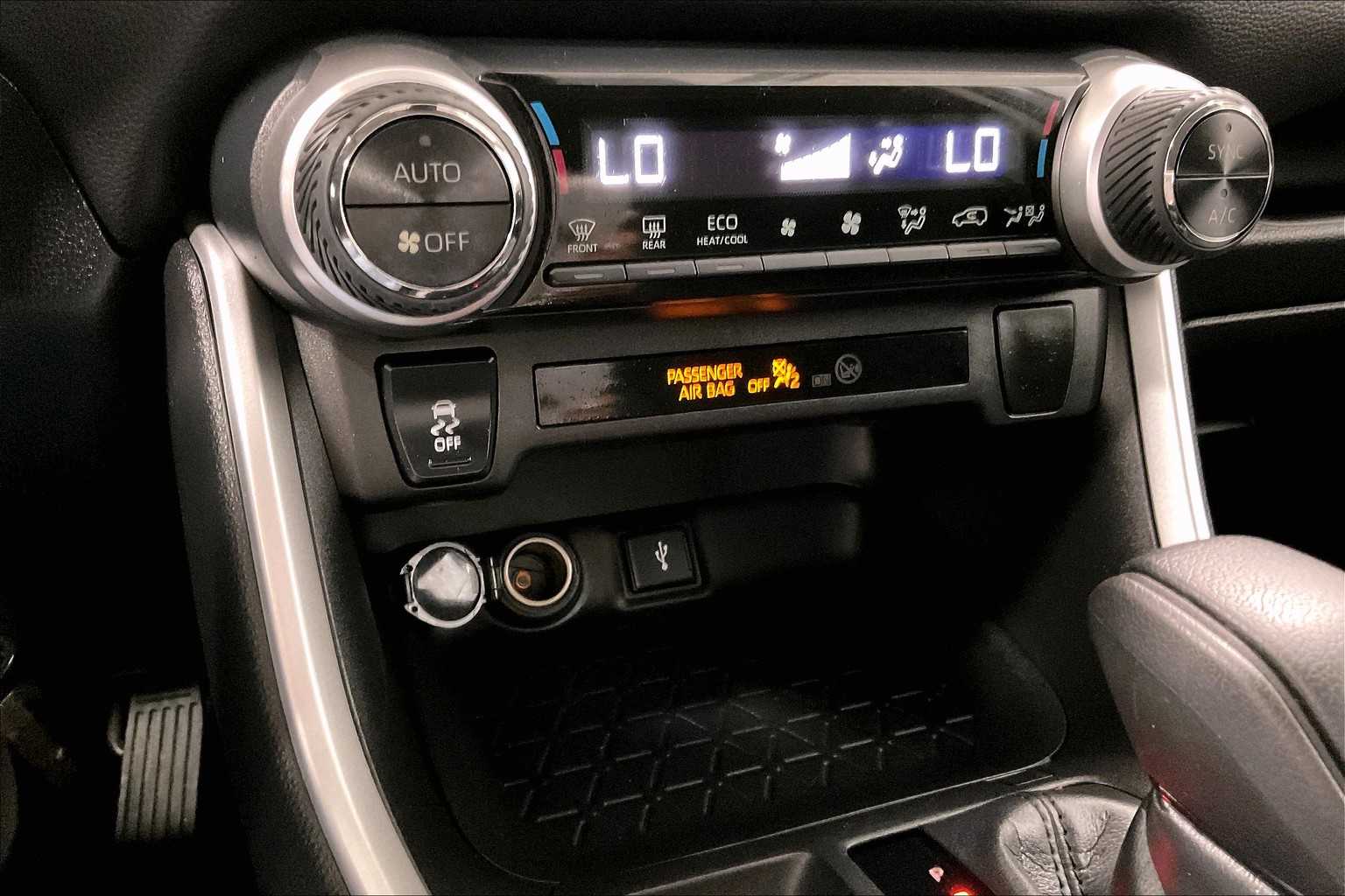 2021 Toyota RAV4 Hybrid LE - Photo 25