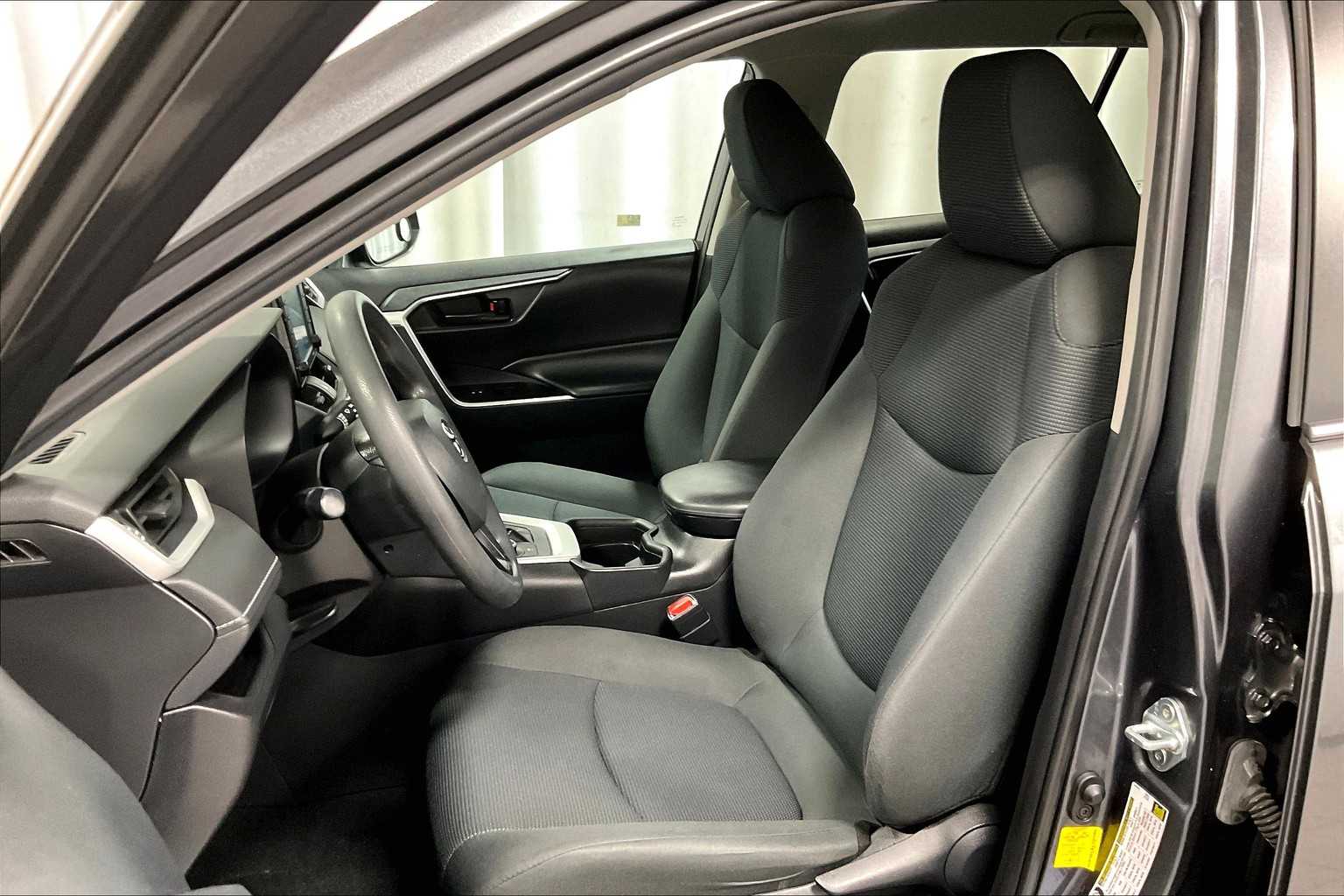 2021 Toyota RAV4 Hybrid LE - Photo 10