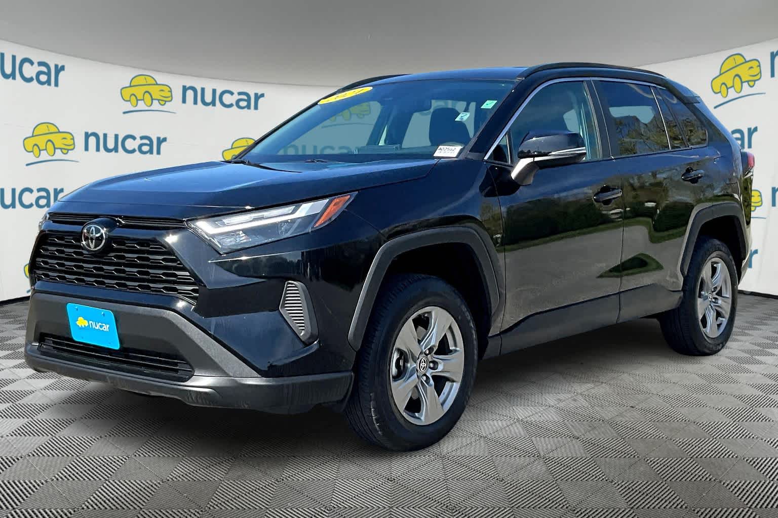 2024 Toyota RAV4 XLE - Photo 3