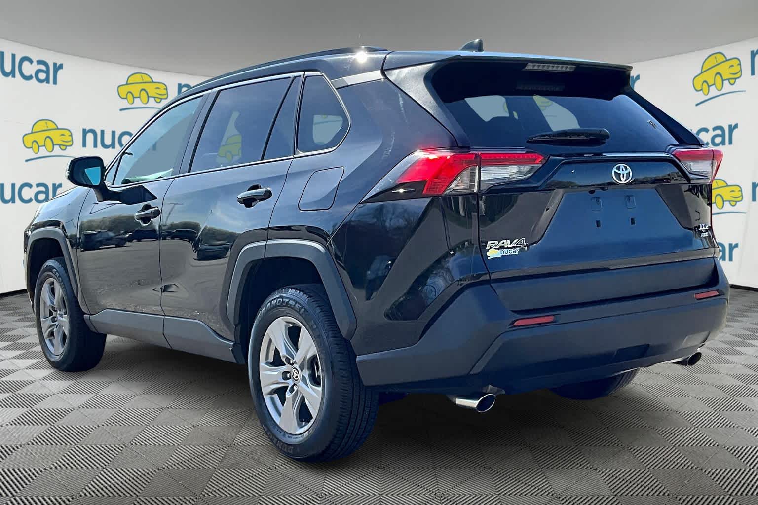2024 Toyota RAV4 XLE - Photo 4