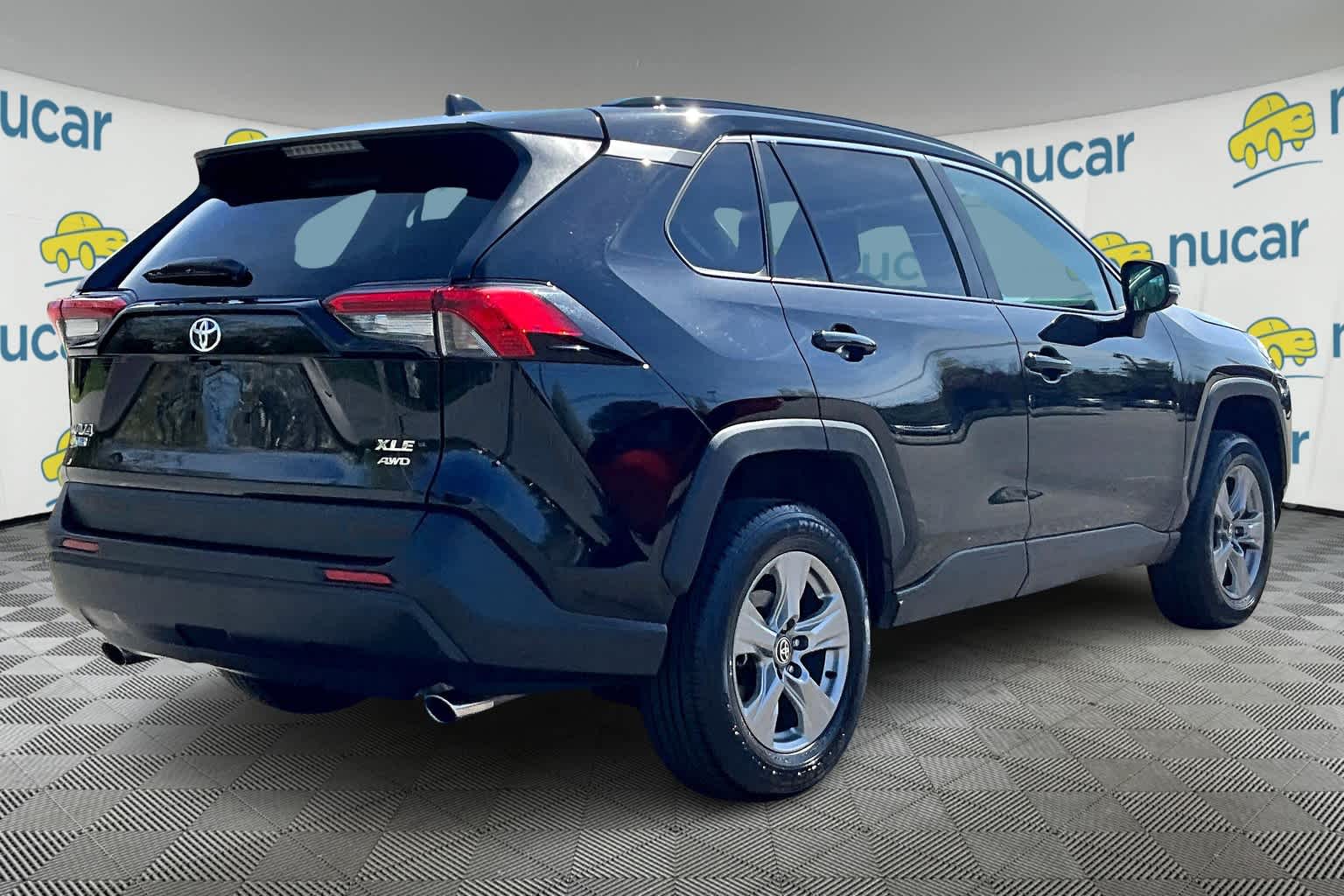 2024 Toyota RAV4 XLE - Photo 6