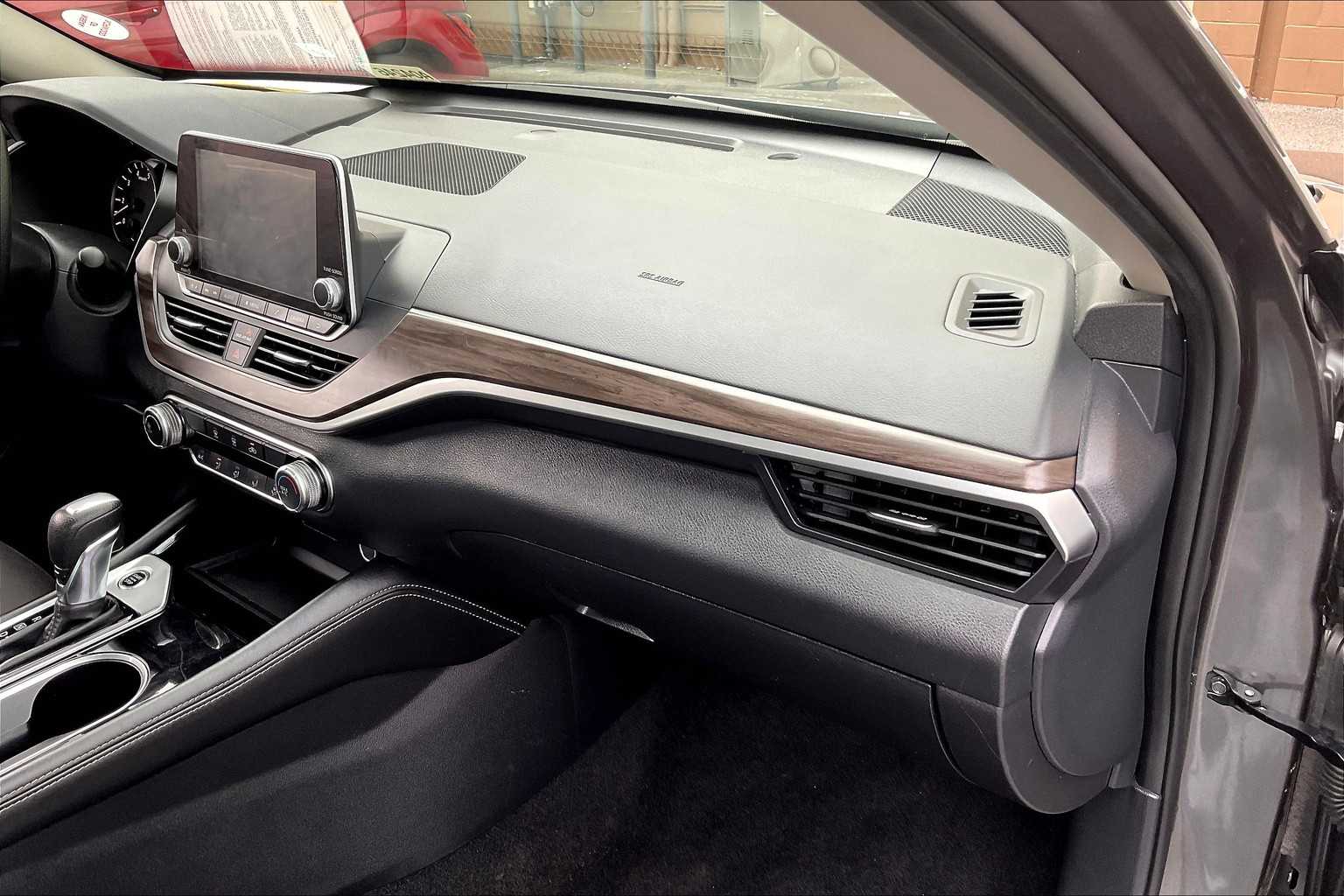 2023 Nissan Altima 2.5 SV - Photo 13