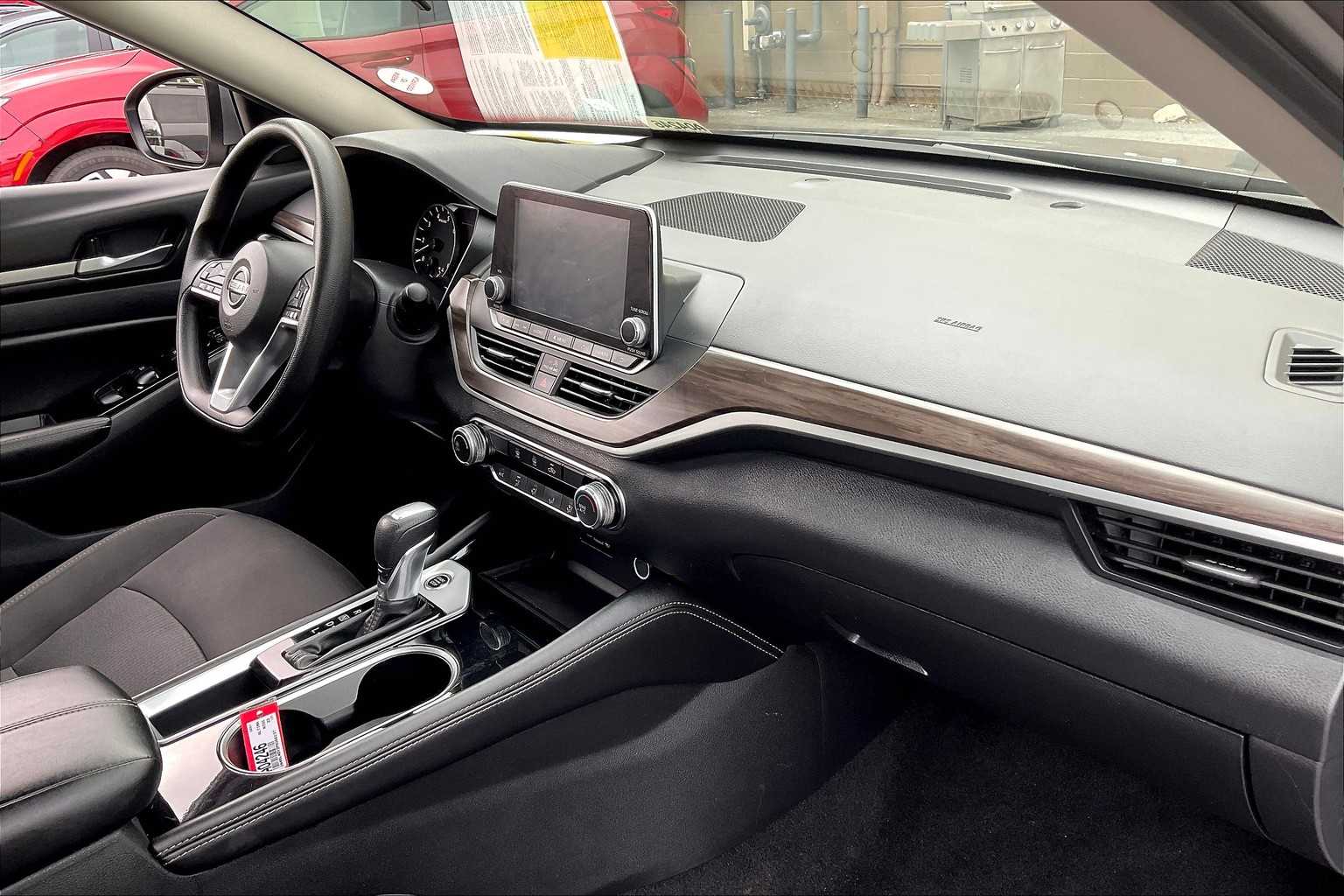 2023 Nissan Altima 2.5 SV - Photo 14