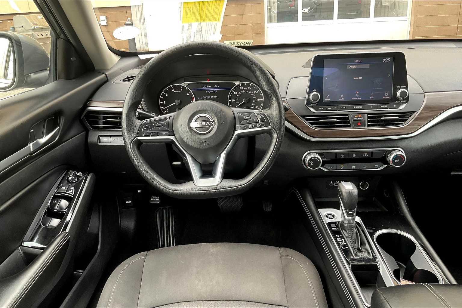 2023 Nissan Altima 2.5 SV - Photo 17