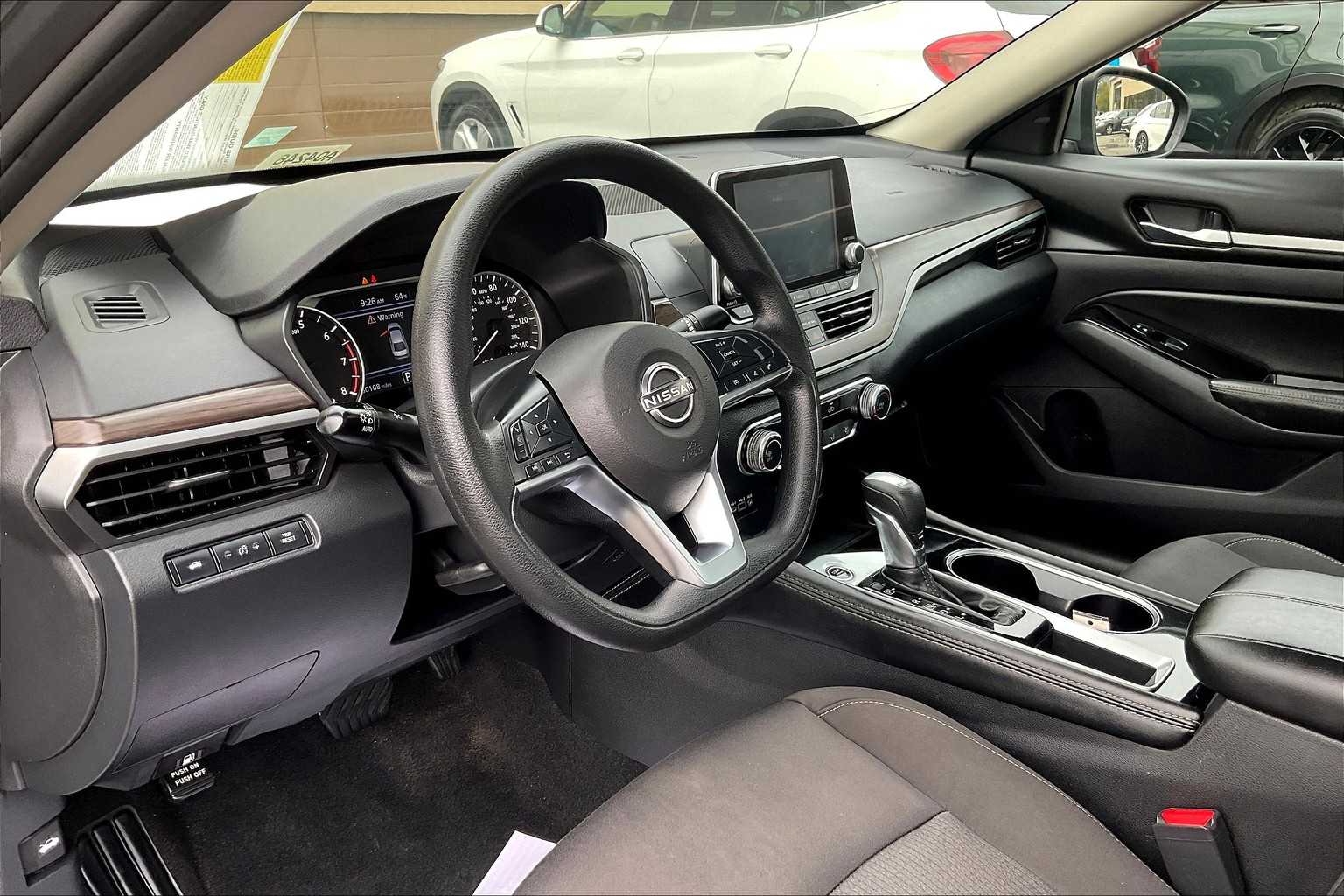 2023 Nissan Altima 2.5 SV - Photo 8