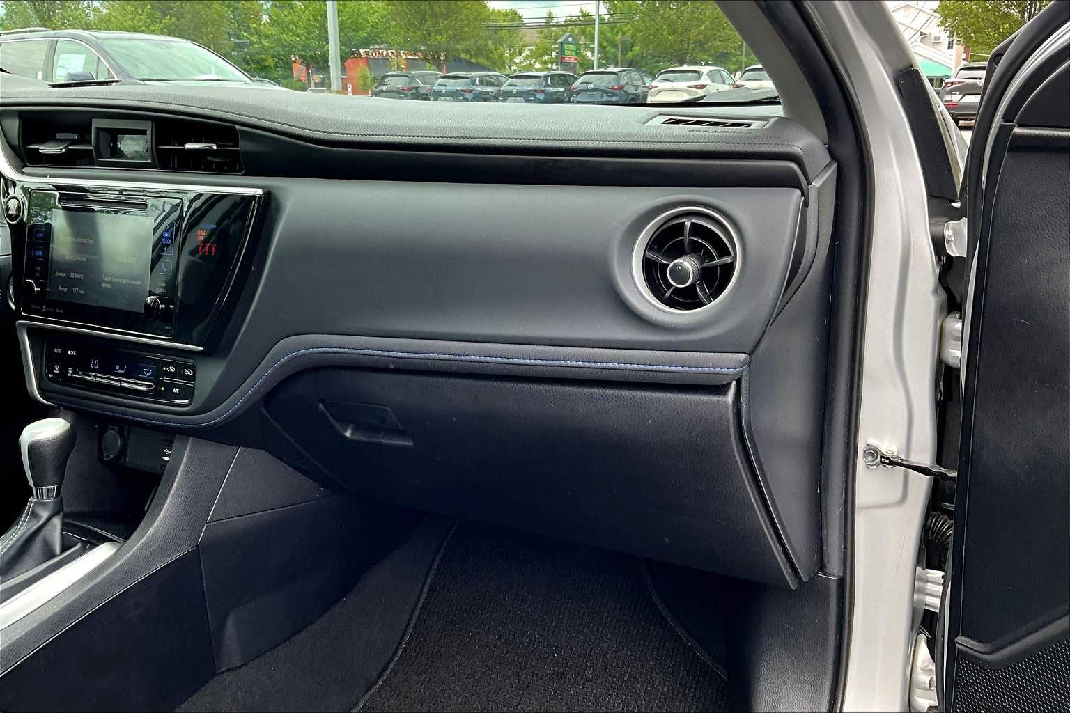 2018 Toyota Corolla SE - Photo 13
