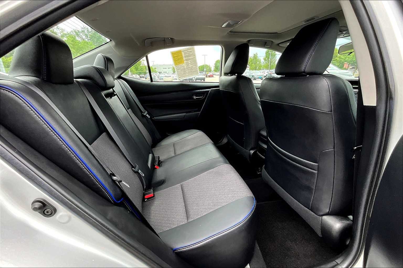 2018 Toyota Corolla SE - Photo 16
