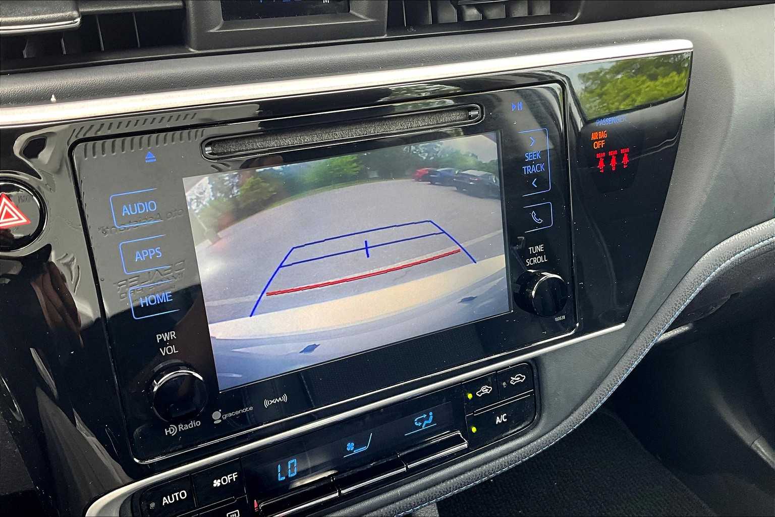2018 Toyota Corolla SE - Photo 19