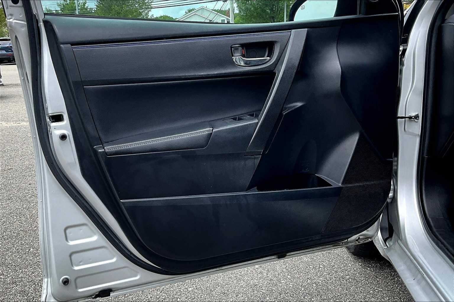 2018 Toyota Corolla SE - Photo 9