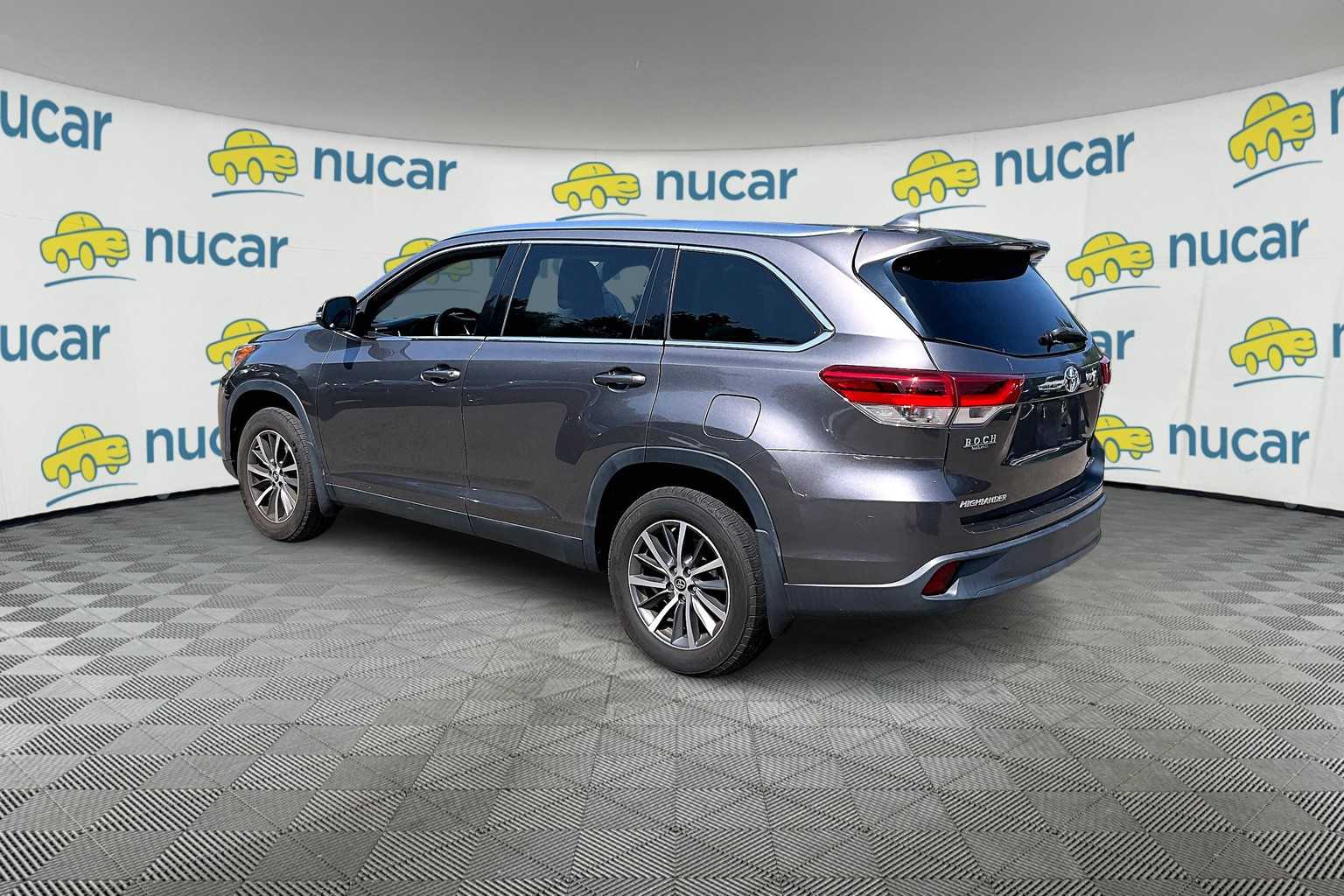 2019 Toyota Highlander XLE - Photo 3