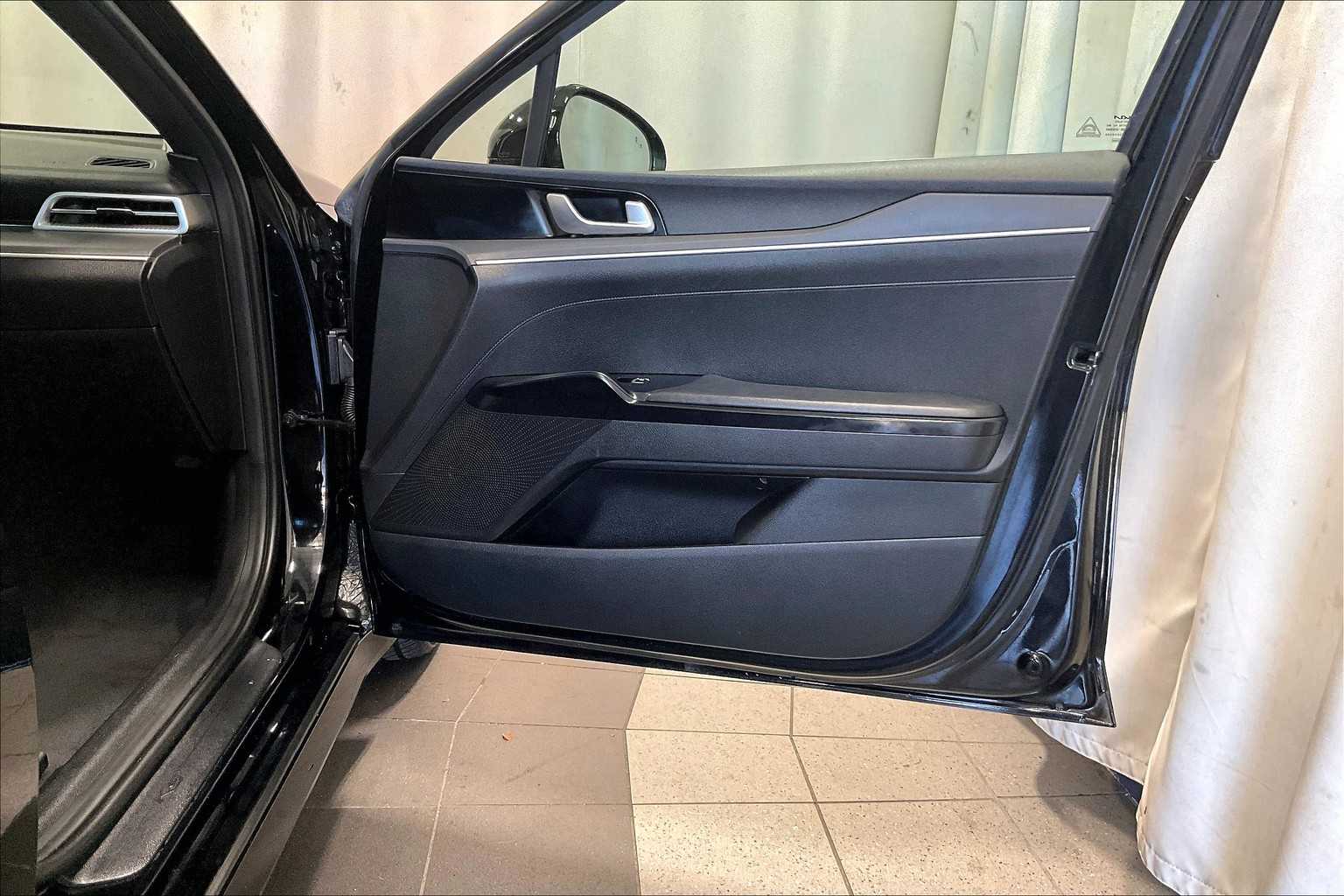 2022 Kia K5 GT-Line - Photo 12