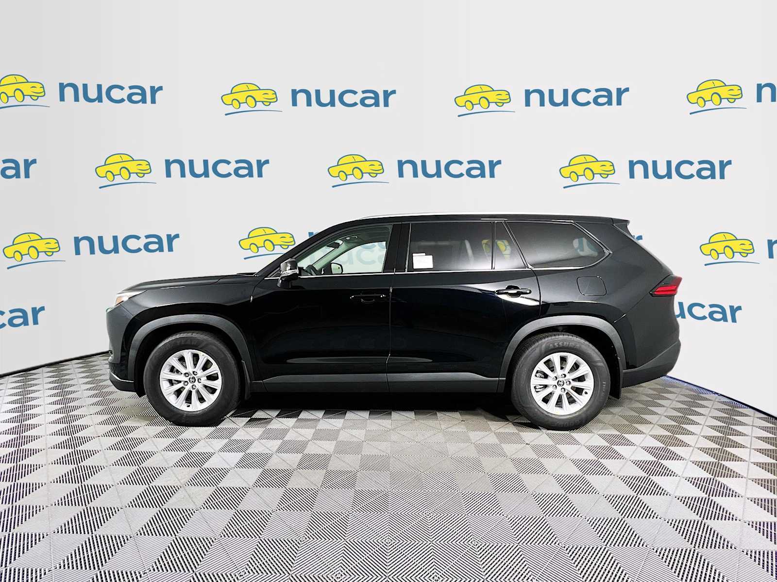 2025 Toyota Grand Highlander XLE - Photo 3