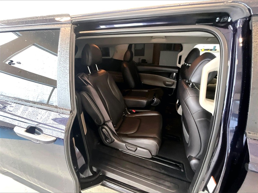 2025 Kia Carnival LXS - Photo 16