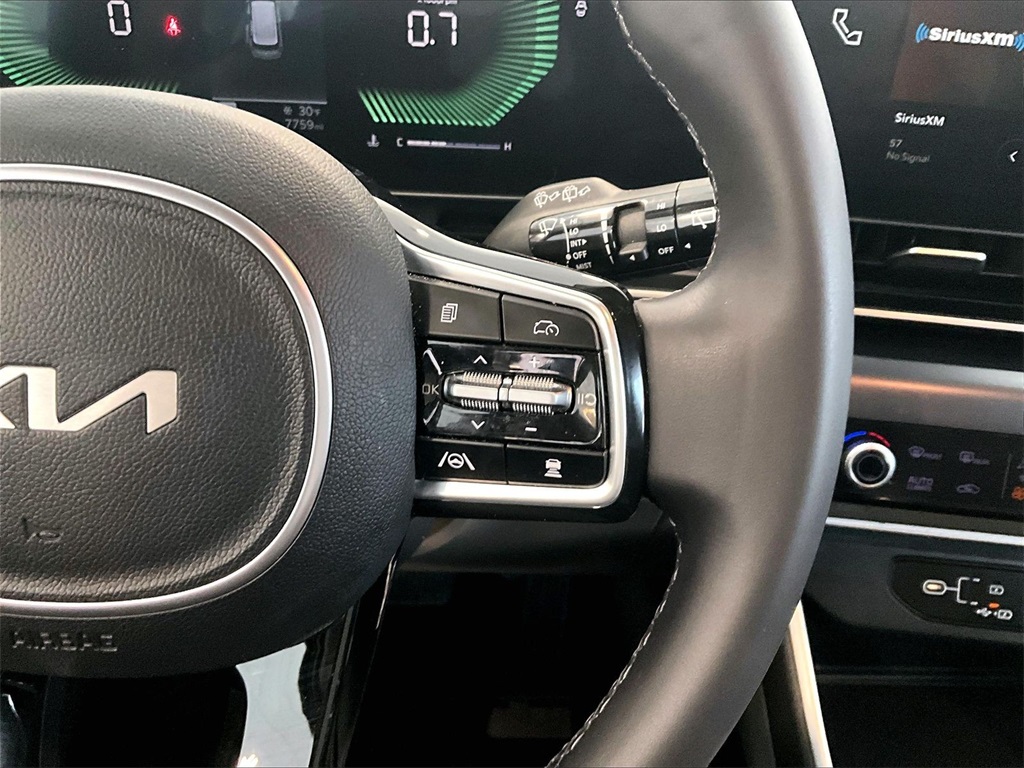 2025 Kia Carnival LXS - Photo 25