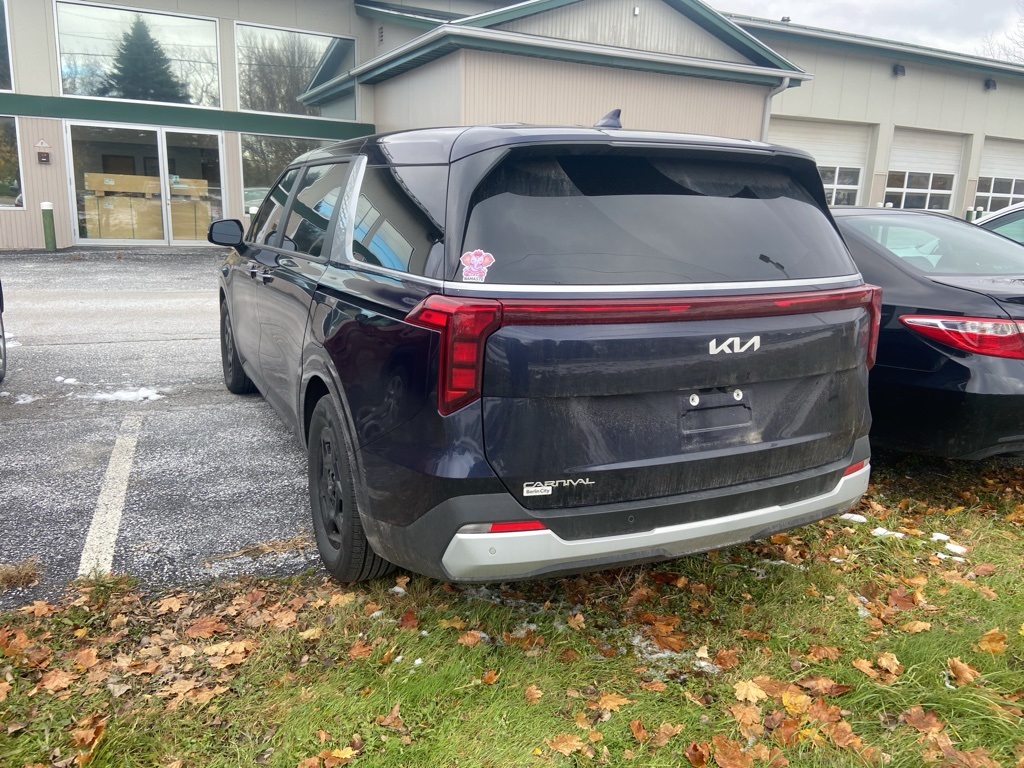 2025 Kia Carnival LXS - Photo 4