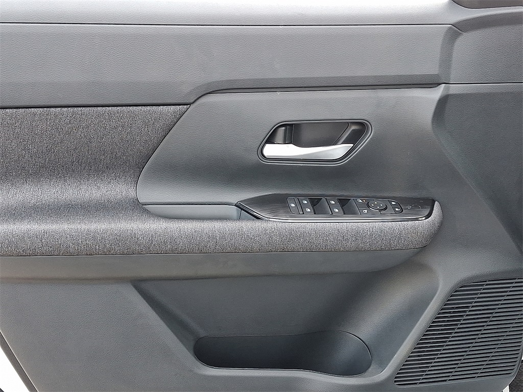 2025 Nissan Kicks SV - Photo 8