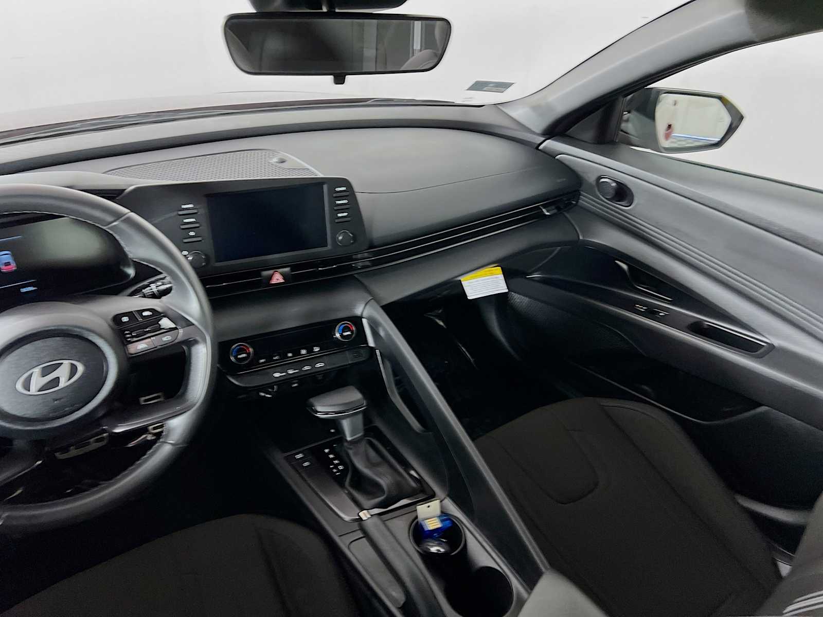 2025 Hyundai Elantra SEL Sport - Photo 21