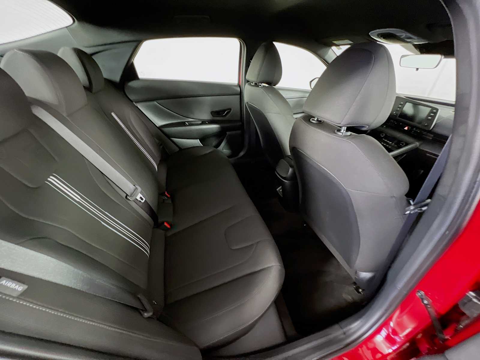 2025 Hyundai Elantra SEL Sport - Photo 24
