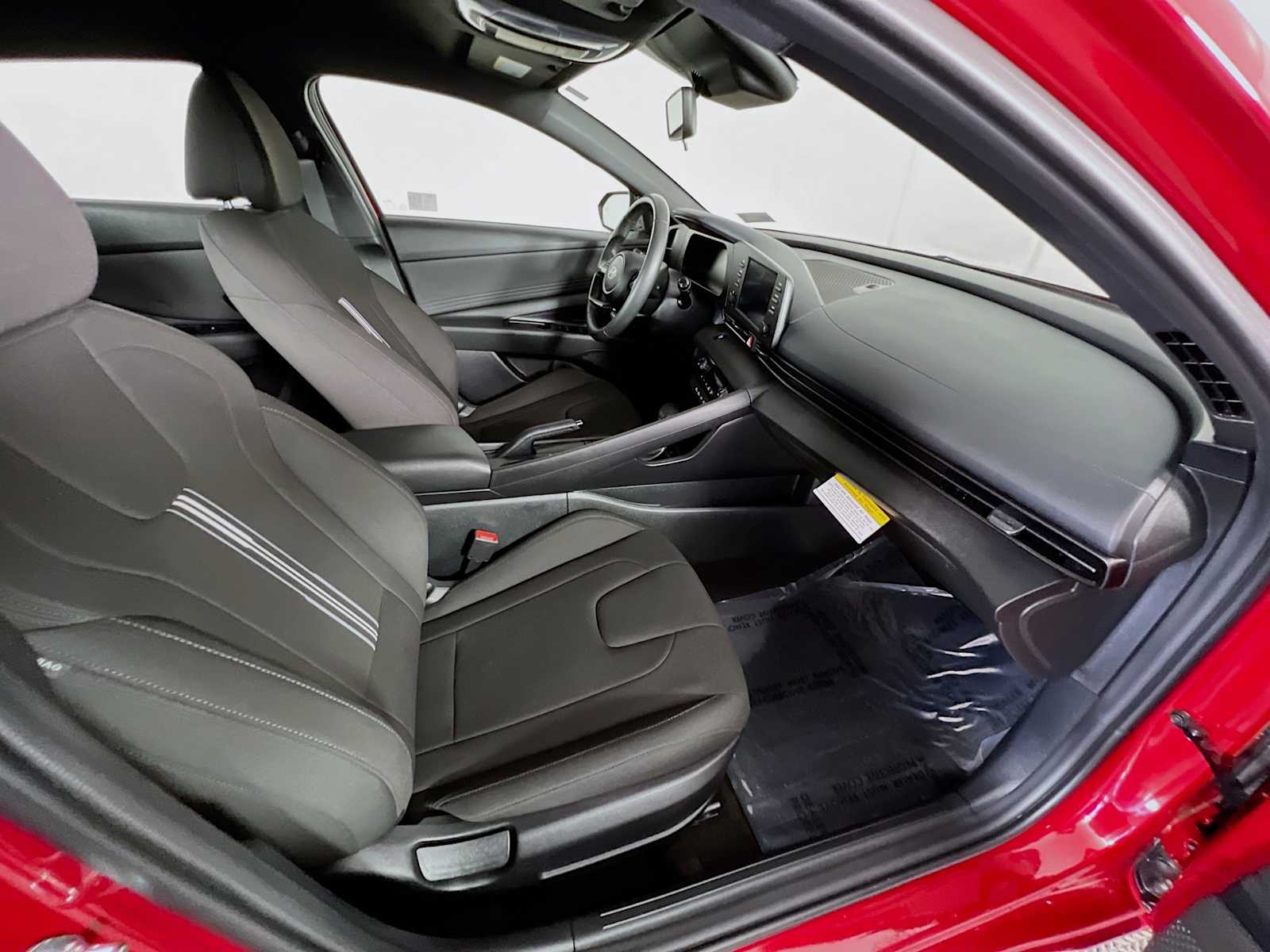 2025 Hyundai Elantra SEL Sport - Photo 25