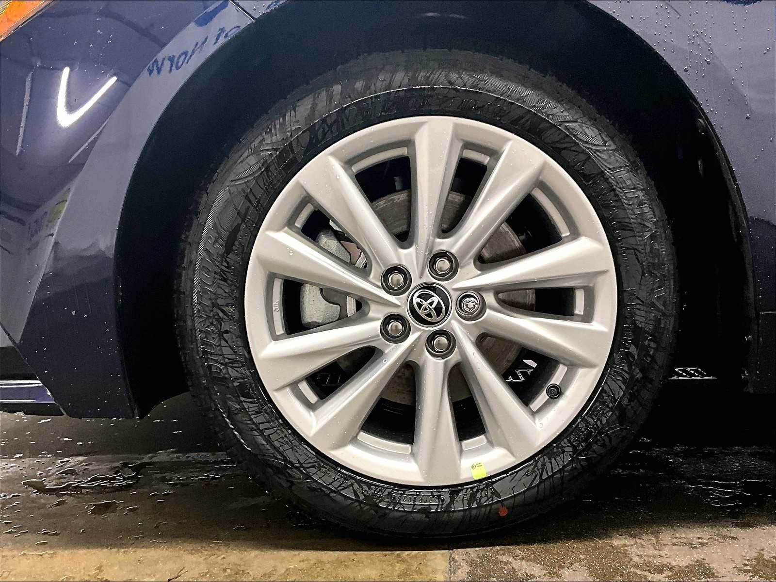 2026 Toyota Corolla LE - Photo 8