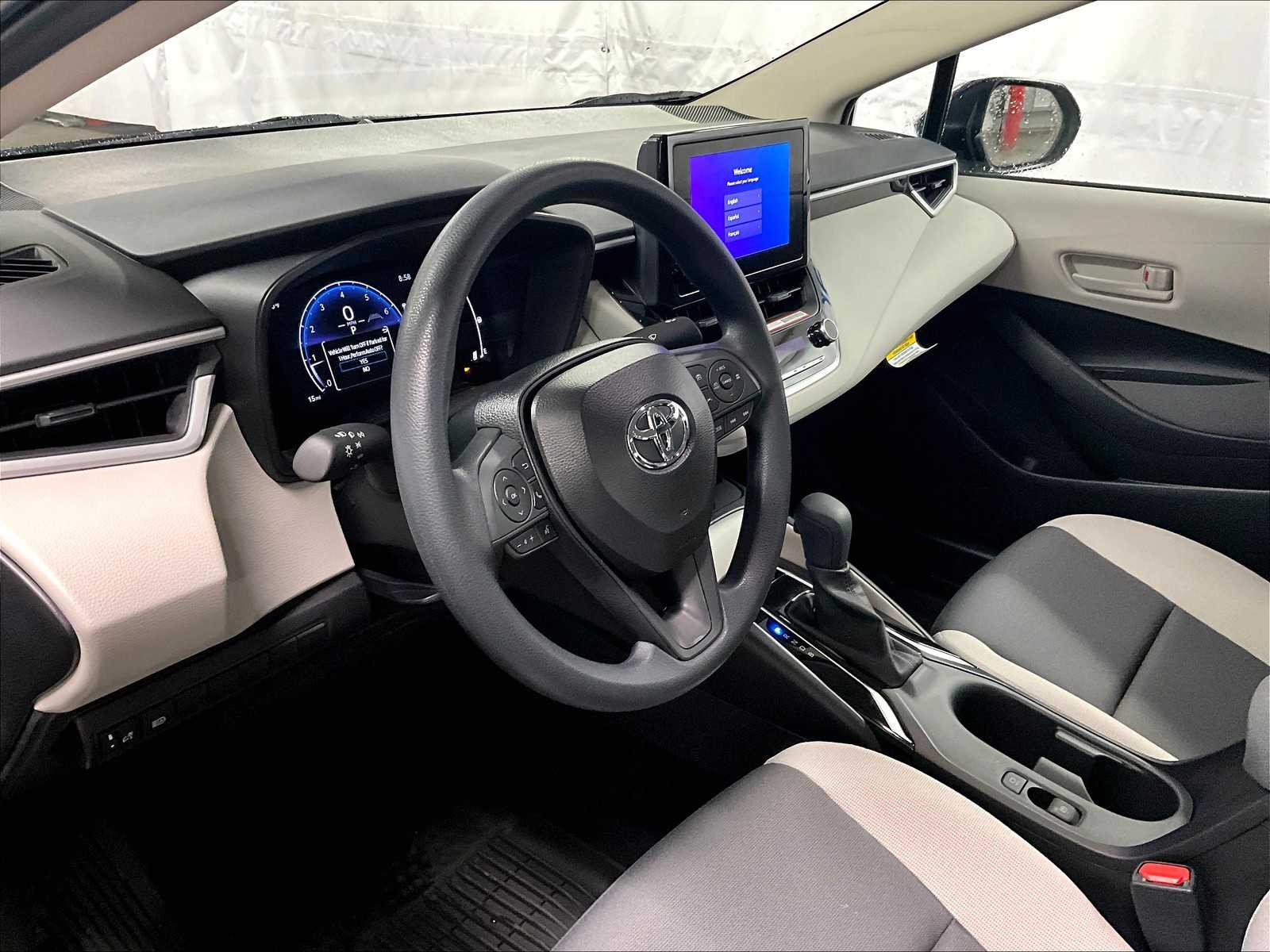 2026 Toyota Corolla LE - Photo 9