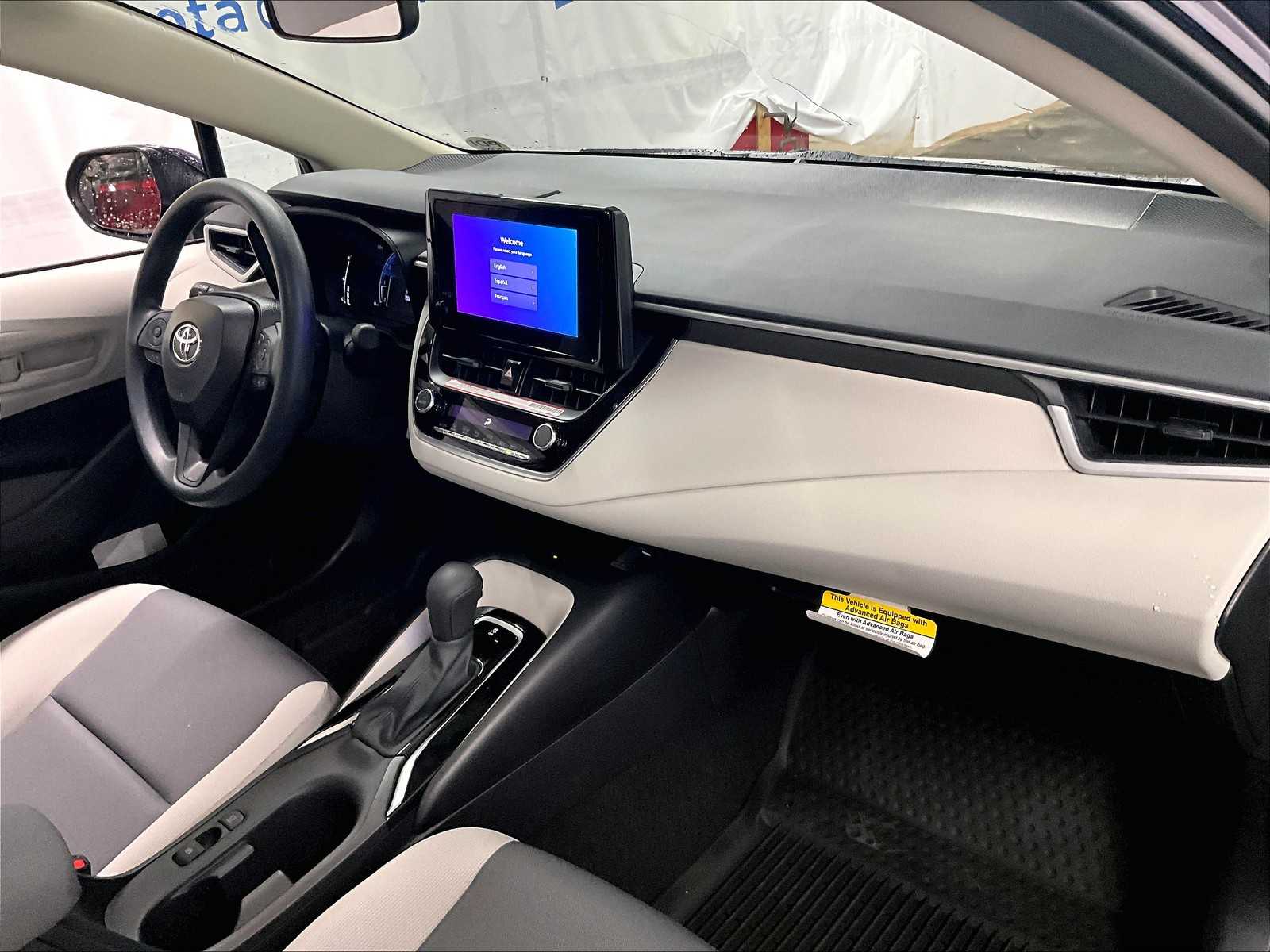 2026 Toyota Corolla LE - Photo 10