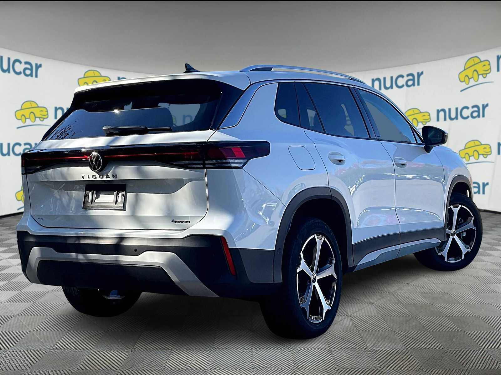 2025 Volkswagen Tiguan SE - Photo 7