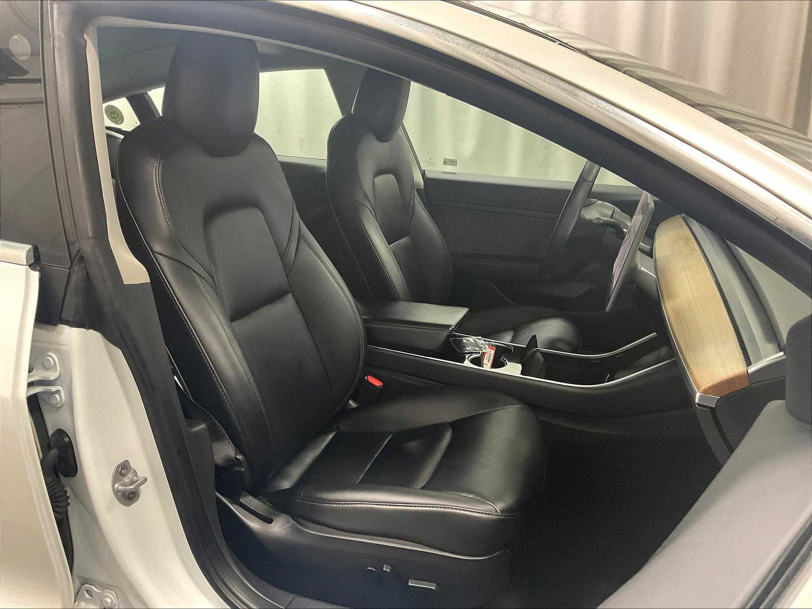2020 Tesla Model 3 Standard Range Plus - Photo 11