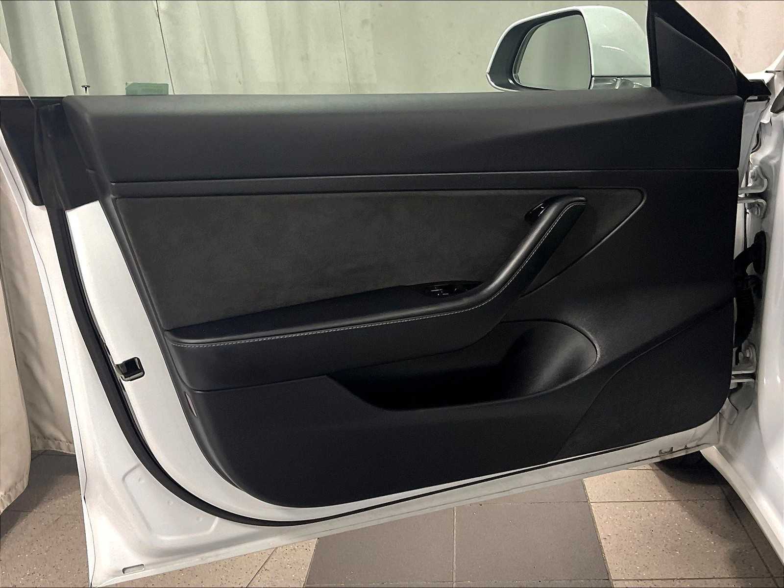 2020 Tesla Model 3 Standard Range Plus - Photo 9