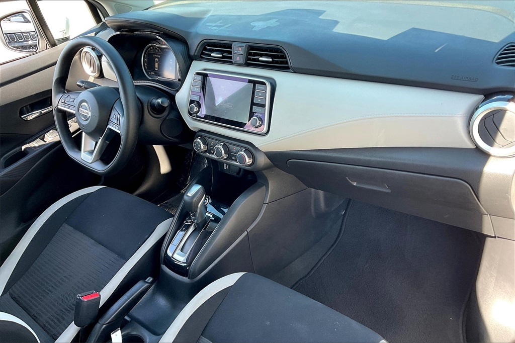 2021 Nissan Versa 1.6 SV - Photo 13
