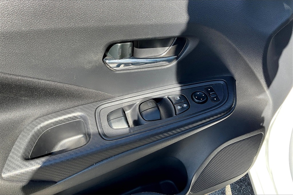2021 Nissan Versa 1.6 SV - Photo 35