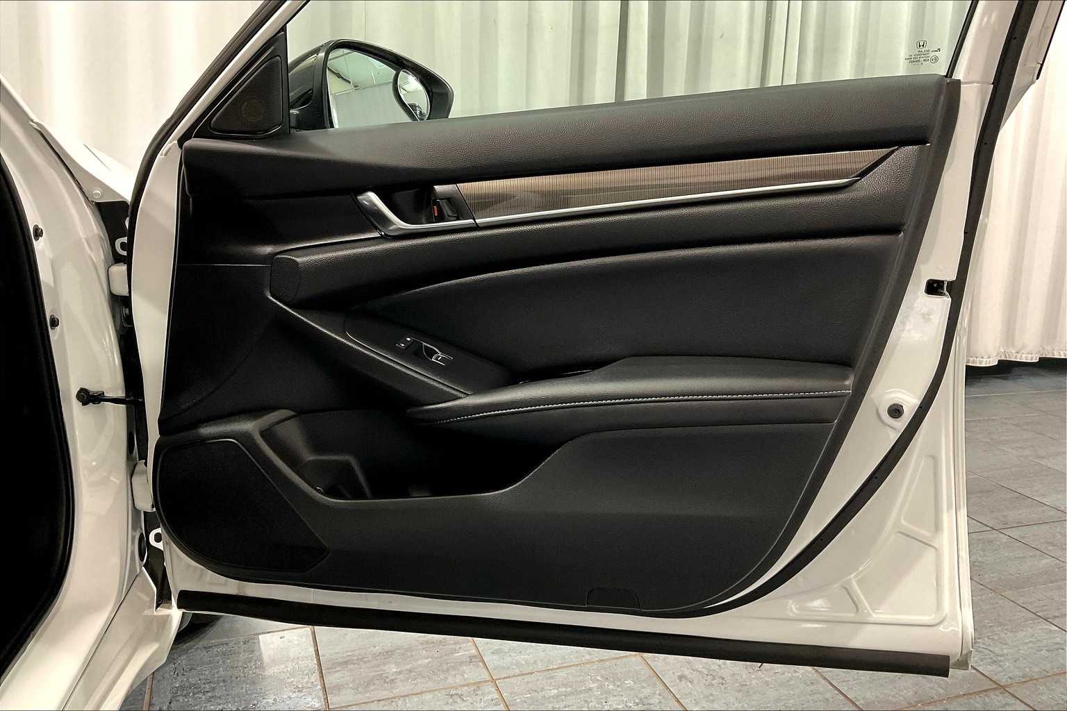 2022 Honda Accord Sport - Photo 12